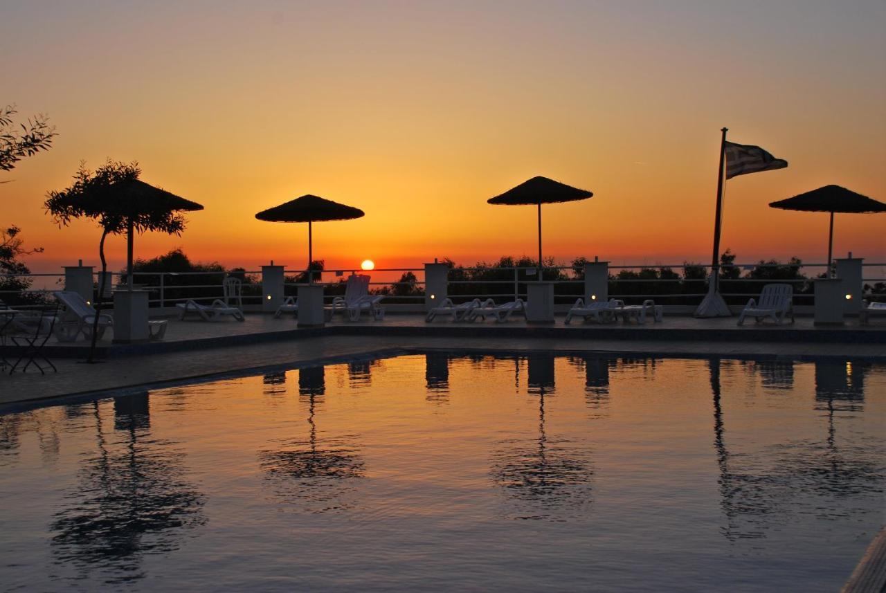 Santorini Camping & Hostel Φηρά Εξωτερικό φωτογραφία