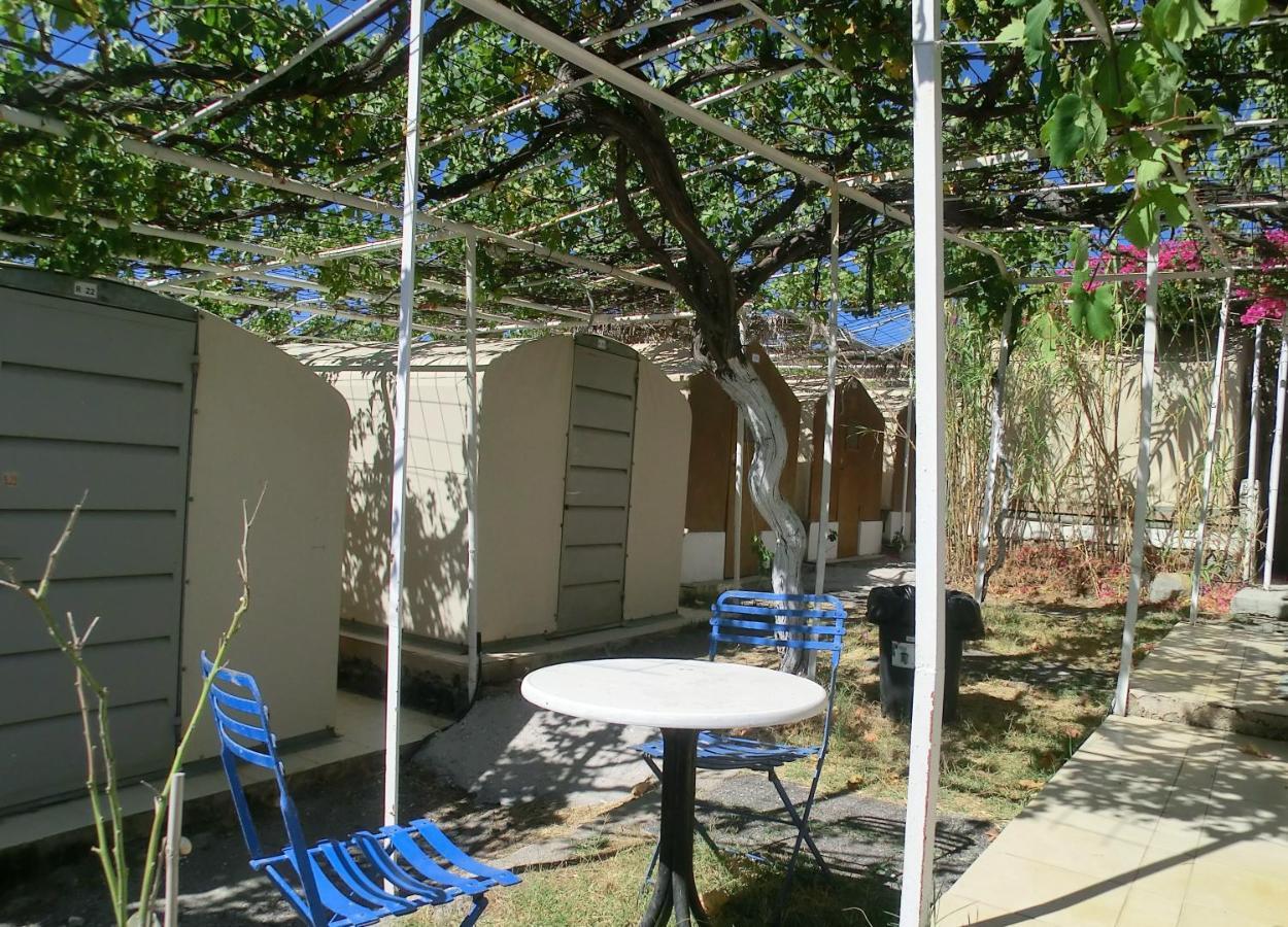 Santorini Camping & Hostel Φηρά Εξωτερικό φωτογραφία