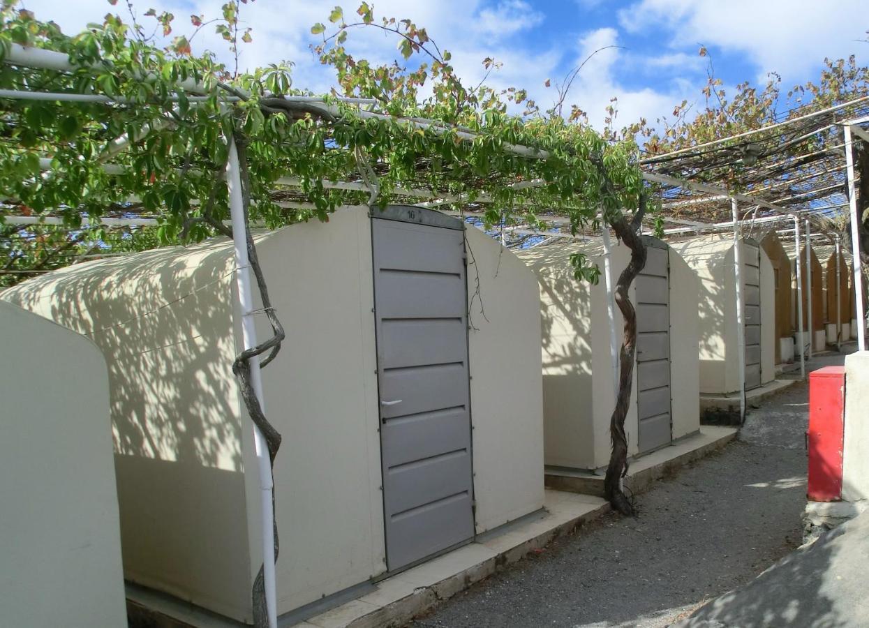 Santorini Camping & Hostel Φηρά Εξωτερικό φωτογραφία