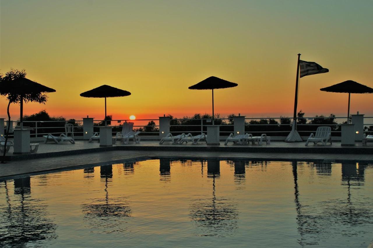 Santorini Camping & Hostel Φηρά Εξωτερικό φωτογραφία