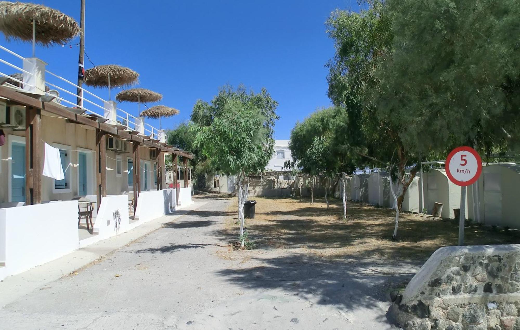 Santorini Camping & Hostel Φηρά Εξωτερικό φωτογραφία