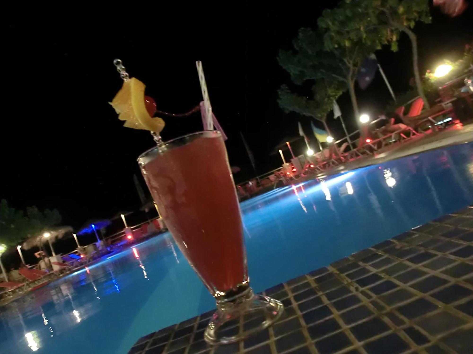 Santorini Camping & Hostel Φηρά Εξωτερικό φωτογραφία